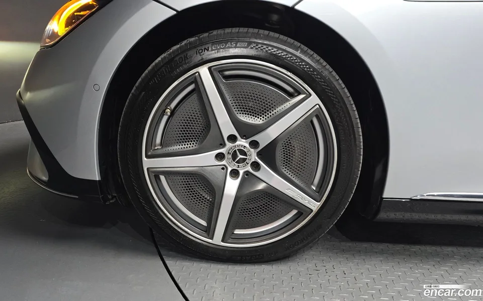 Mercedes-Benz EQE EQE350 4MATIC 2023 — thumbnail 2