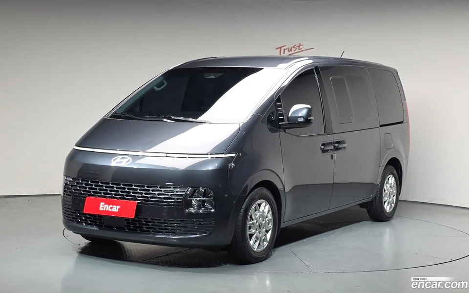 Hyundai Staria 5 2024 — photo 1, buy with delivery to Moscow