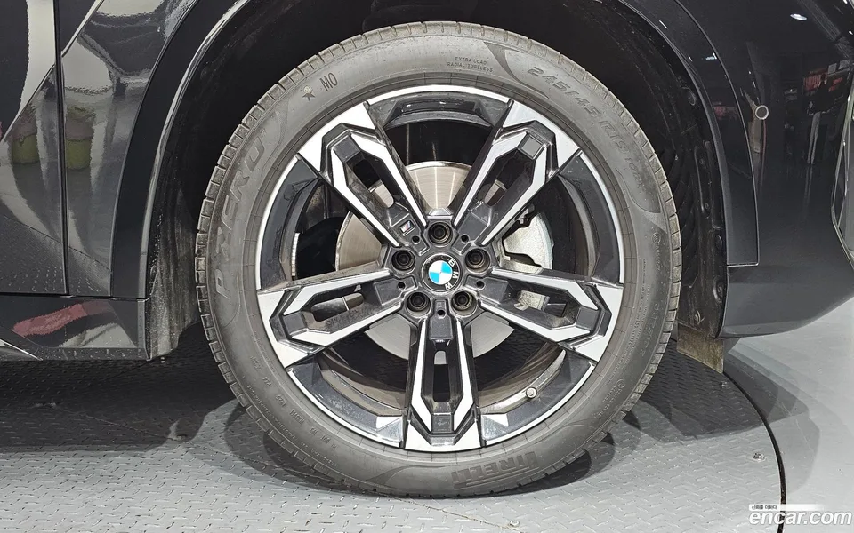 BMW X1 xDrive 20i M 2025 — thumbnail 5