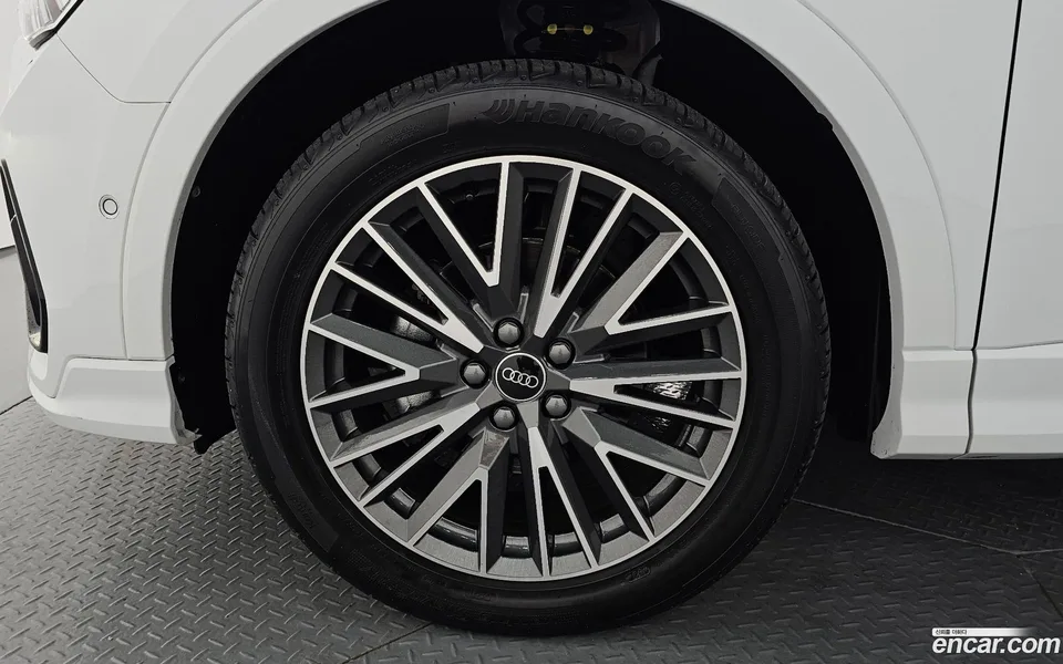 Audi Q3 35 TDI 2025 — thumbnail 2