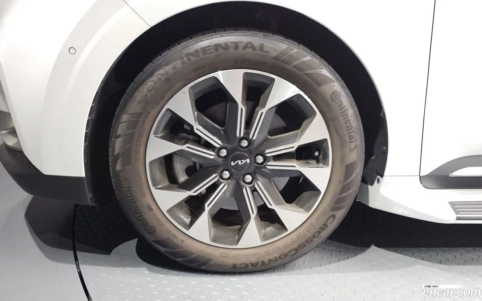 Kia Carnival 7 2022 — thumbnail 5