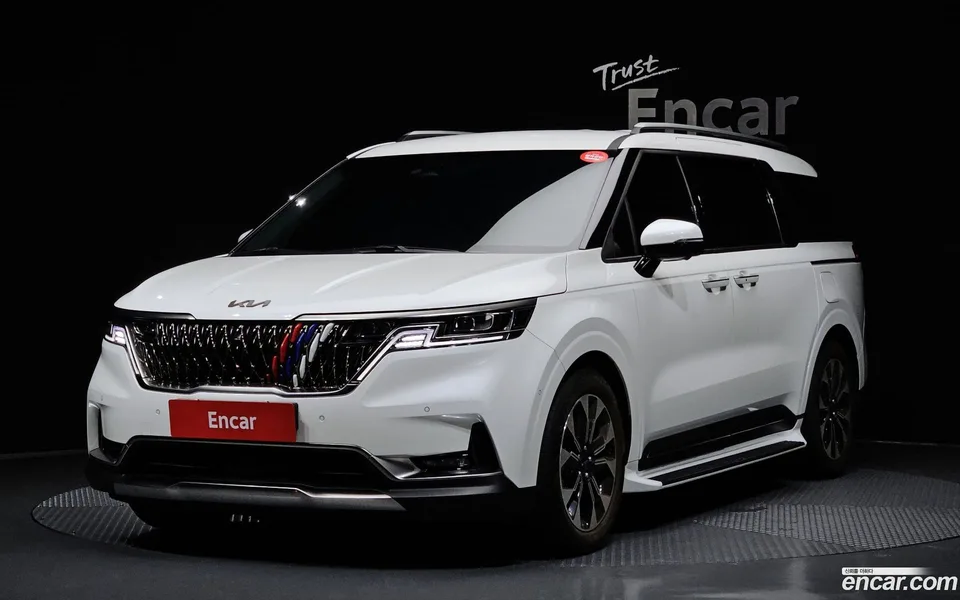 Kia Carnival 7 2022 — photo 1, buy with delivery to Moscow