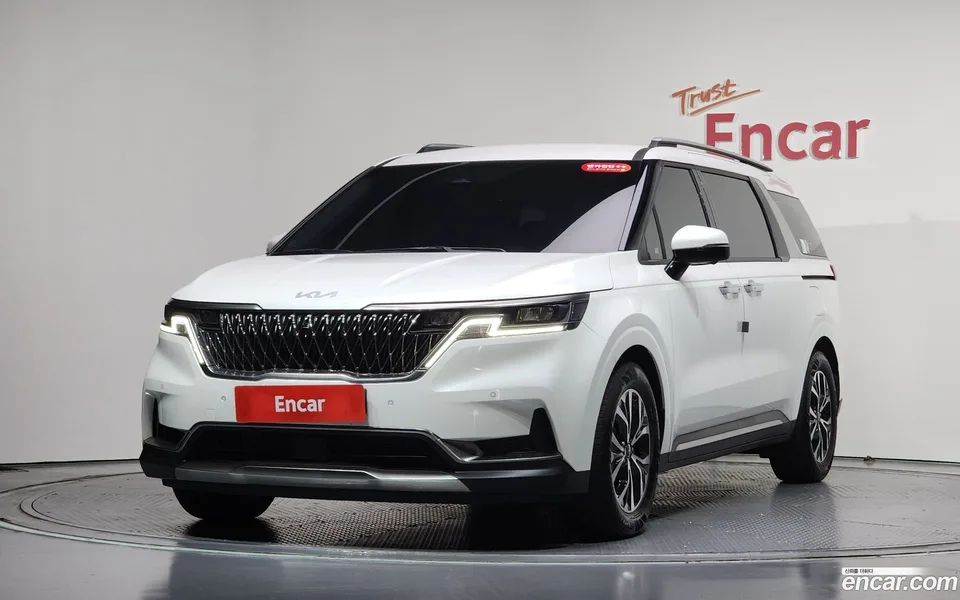 Kia Carnival 9 2022 — photo 1, buy with delivery to Moscow