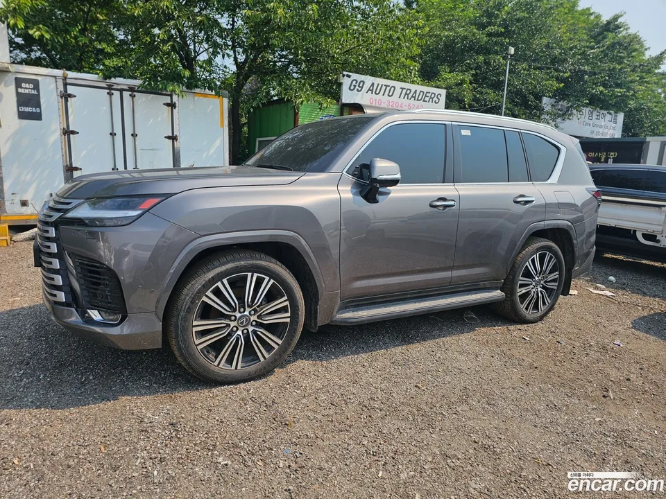 Lexus LX 700h 2025 — thumbnail 2