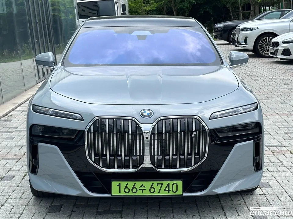 BMW i7 eDrive 50 M 2025 — миниатюра 3