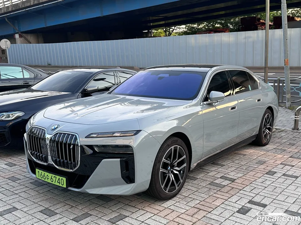 BMW i7 eDrive 50 M 2025 — фото 1, купить с доставкой в Москву