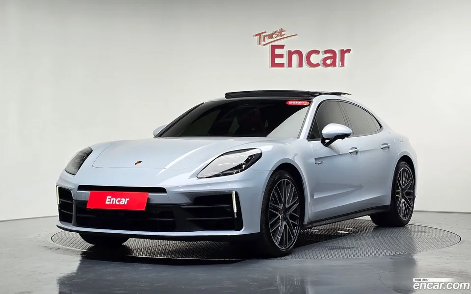 Porsche Panamera (976) 2.9 AWD E- 2025 — photo 1, buy with delivery to Moscow