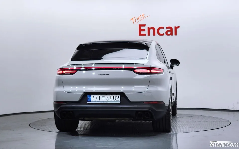 Porsche Cayenne 3.0 2023 — thumbnail 4