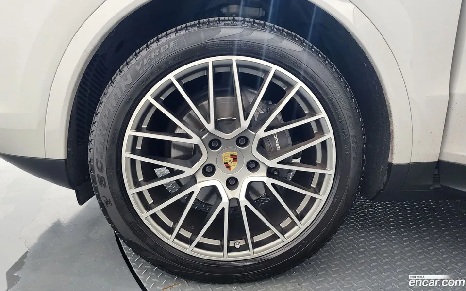 Porsche Cayenne 3.0 2023 — thumbnail 5