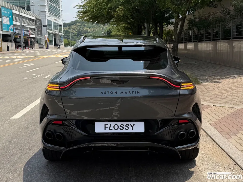 Aston Martin DBX 4.0 V8 707 2023 — thumbnail 4