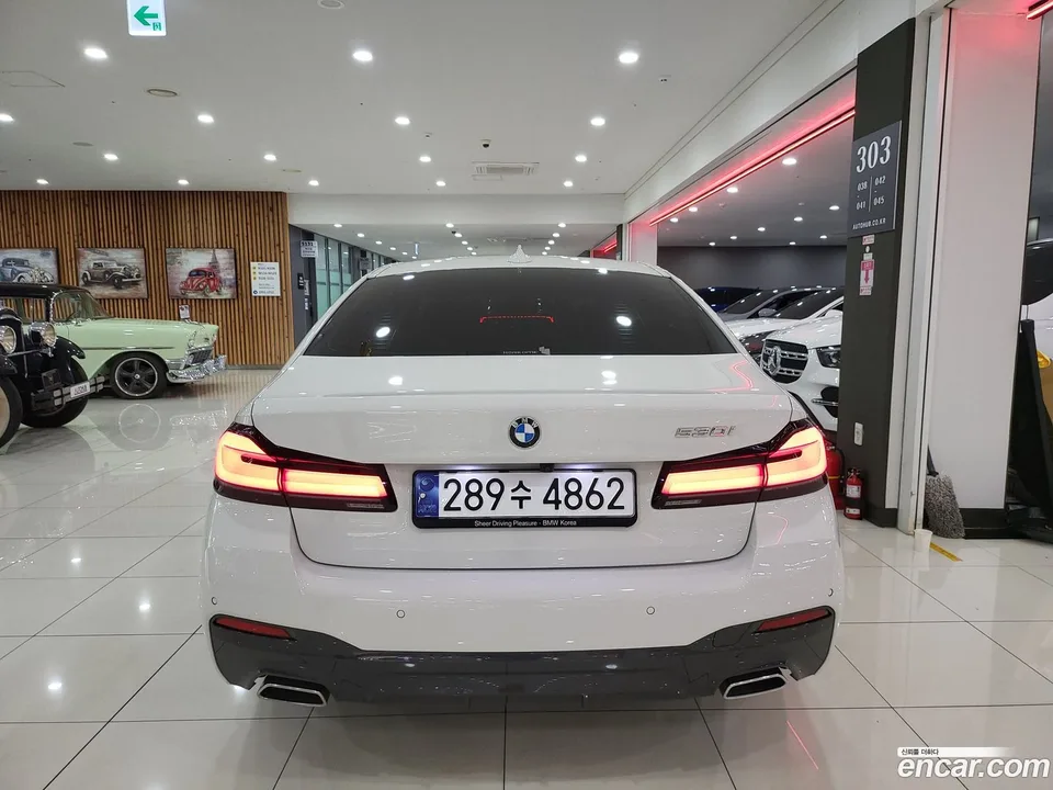 BMW 5 Series 530i M 2023 — thumbnail 4