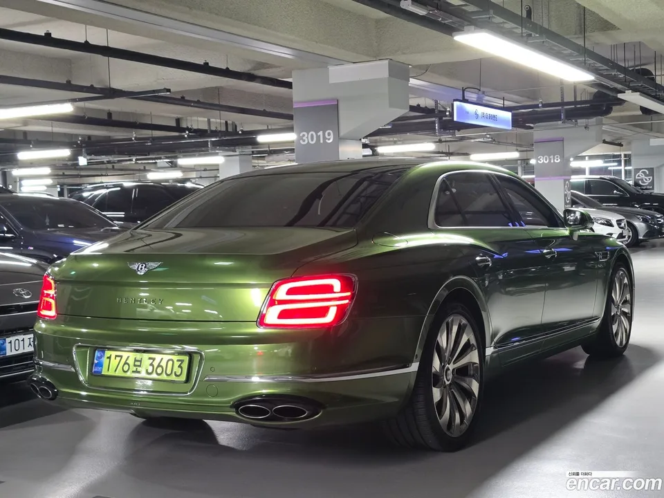 Bentley Flying Spur 4.0 2022 — thumbnail 3