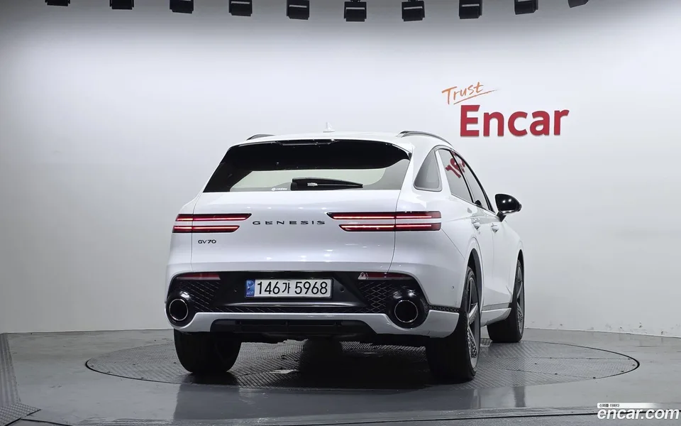 Genesis GV70 2.5T 2WD 2022 — thumbnail 4