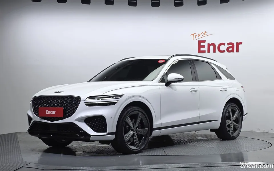 Genesis GV70 2.5T 2WD 2022 — photo 1, buy with delivery to Moscow