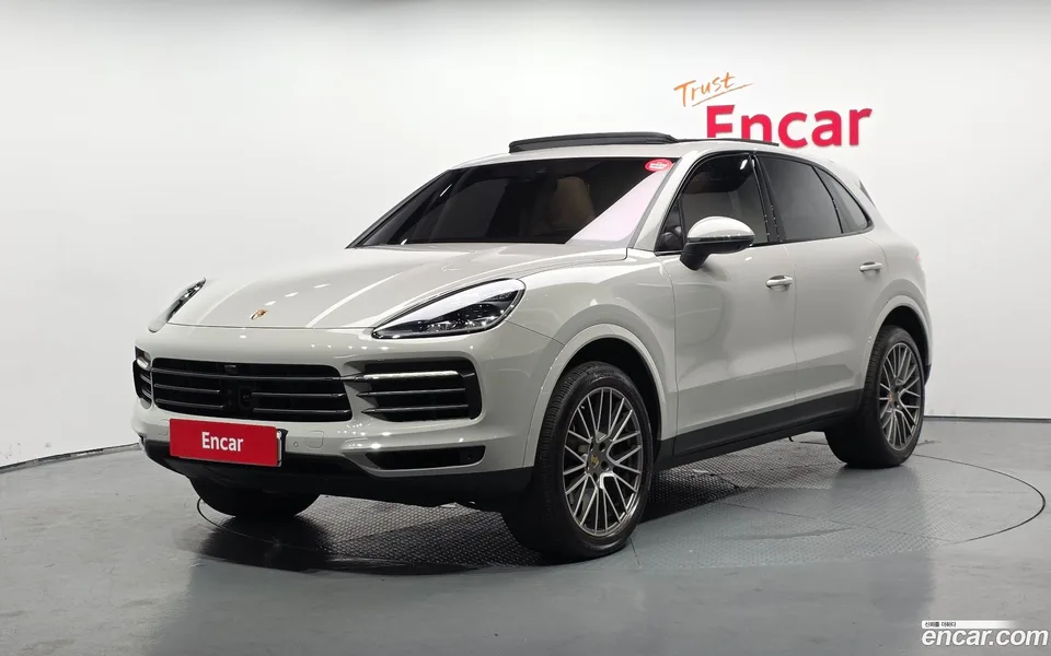 Porsche Cayenne 3.0 2023 — photo 1, buy with delivery to Moscow