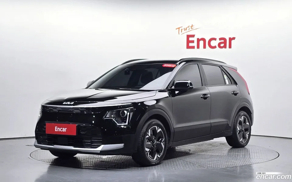 Kia Niro EV 2023 — photo 1, buy with delivery to Moscow