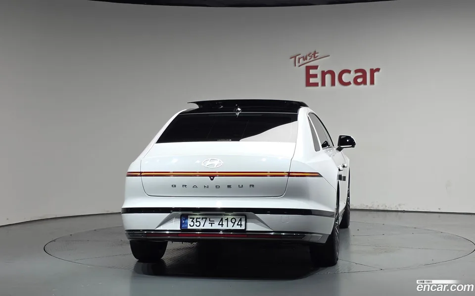 Hyundai Grandeur Hybrid 2023 — thumbnail 4