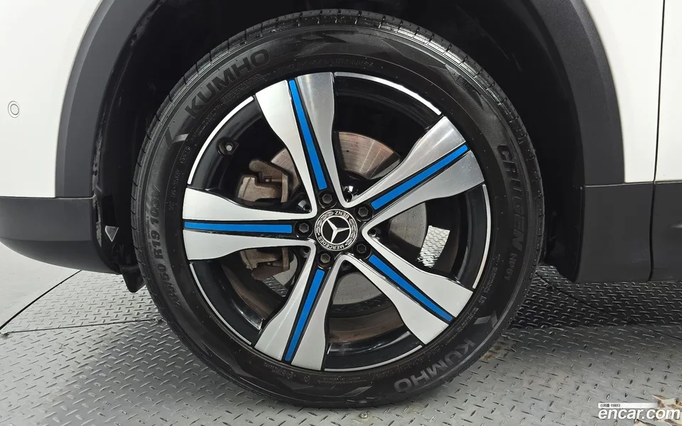 Mercedes-Benz EQB EQB300 4MATIC 2022 — thumbnail 2