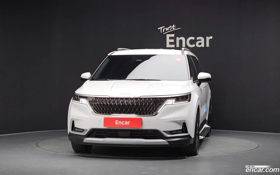 Kia Carnival 9 2023 — thumbnail 3