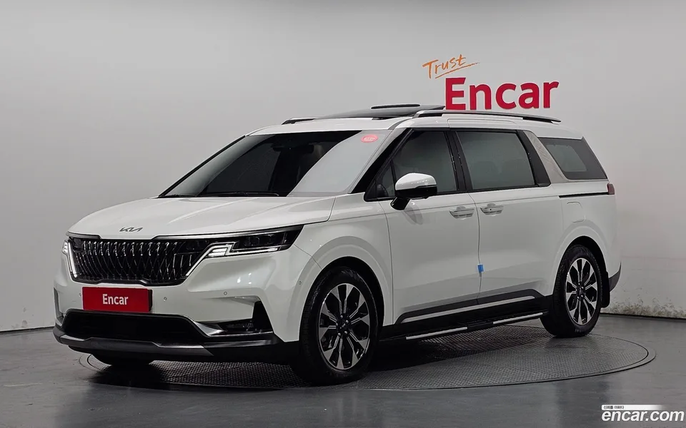 Kia Carnival 9 2022 — photo 1, buy with delivery to Moscow