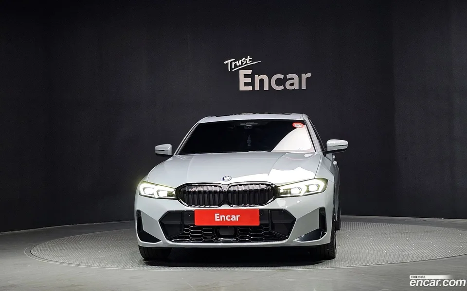BMW 3 Series 330e M 2023 — миниатюра 3