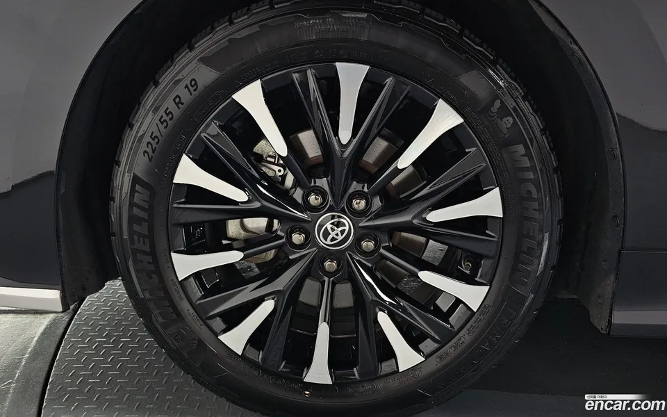 Toyota Alphard 2.5 HEV AWD 2023 — thumbnail 5