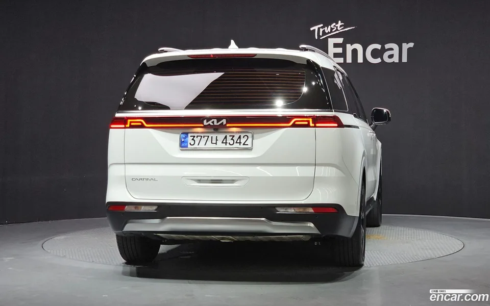 Kia Carnival 9 2022 — thumbnail 4