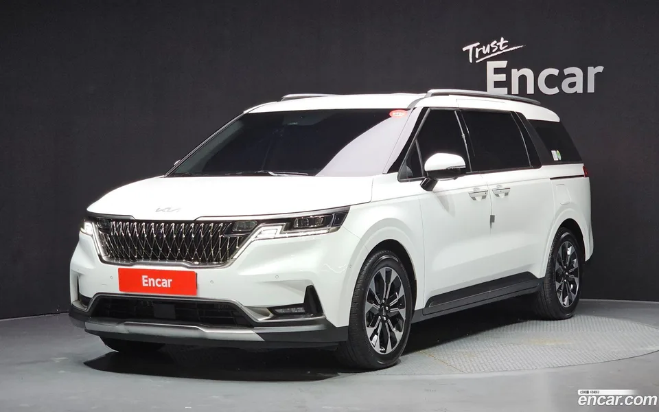 Kia Carnival 9 2022 — photo 1, buy with delivery to Moscow