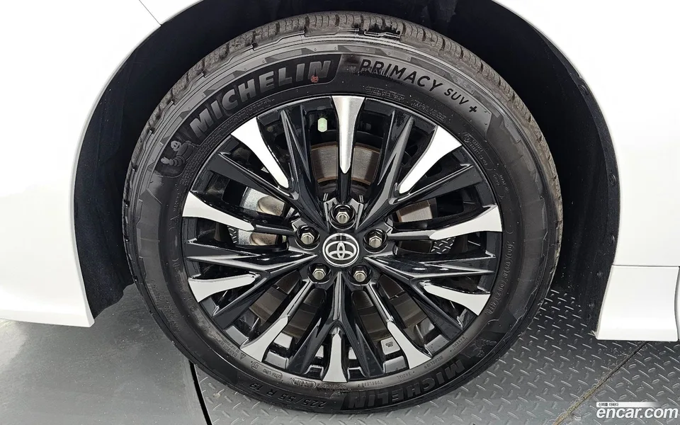 Toyota Alphard 2.5 HEV AWD 2024 — thumbnail 2