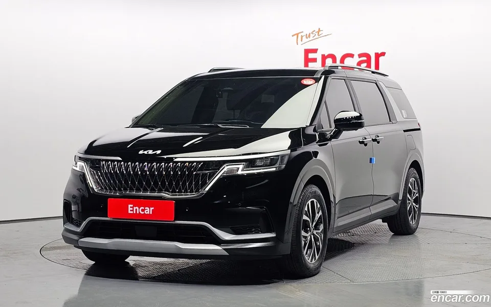 Kia Carnival 9 2023 — photo 1, buy with delivery to Moscow