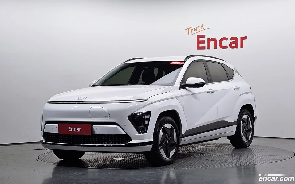 Hyundai Kona Electric 2023 — photo 1, buy with delivery to Moscow