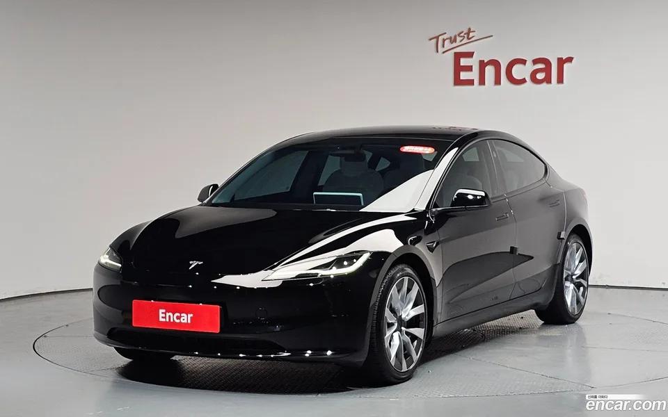 Tesla Model 3 AWD 2024 — photo 1, buy with delivery to Moscow