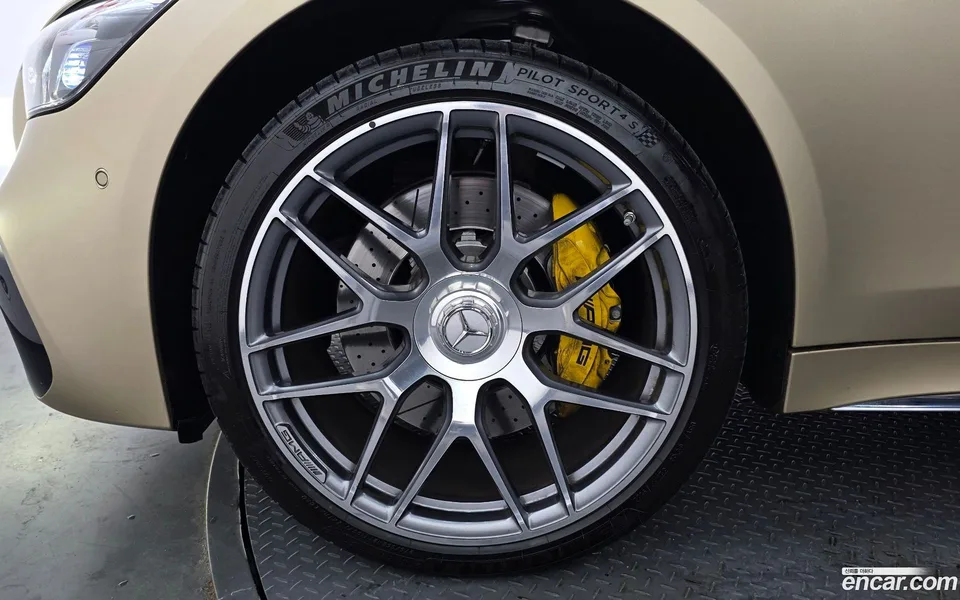 Mercedes-Benz AMG GT 4 43 4MATIC+ 2023 — thumbnail 2