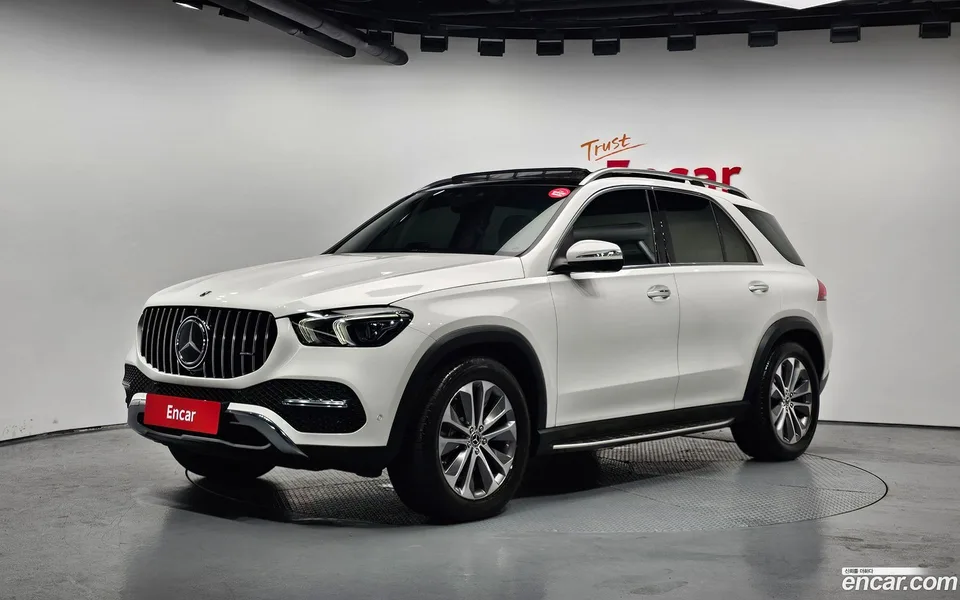 Mercedes-Benz GLE-Class GLE300d 4MATIC 2023 — photo 1, buy with delivery to Moscow