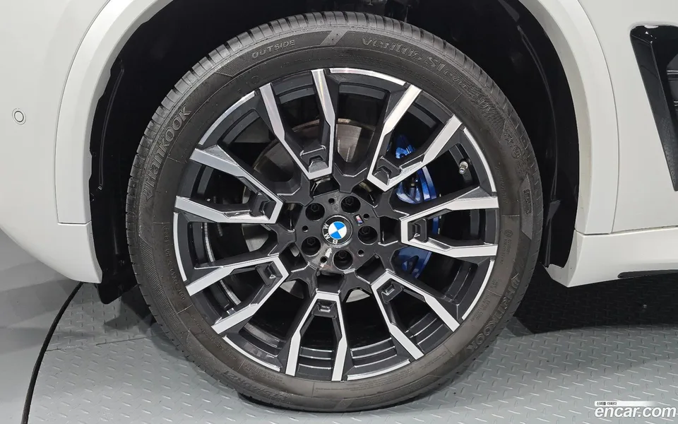 BMW X5 xDrive 40i M 2025 — миниатюра 2