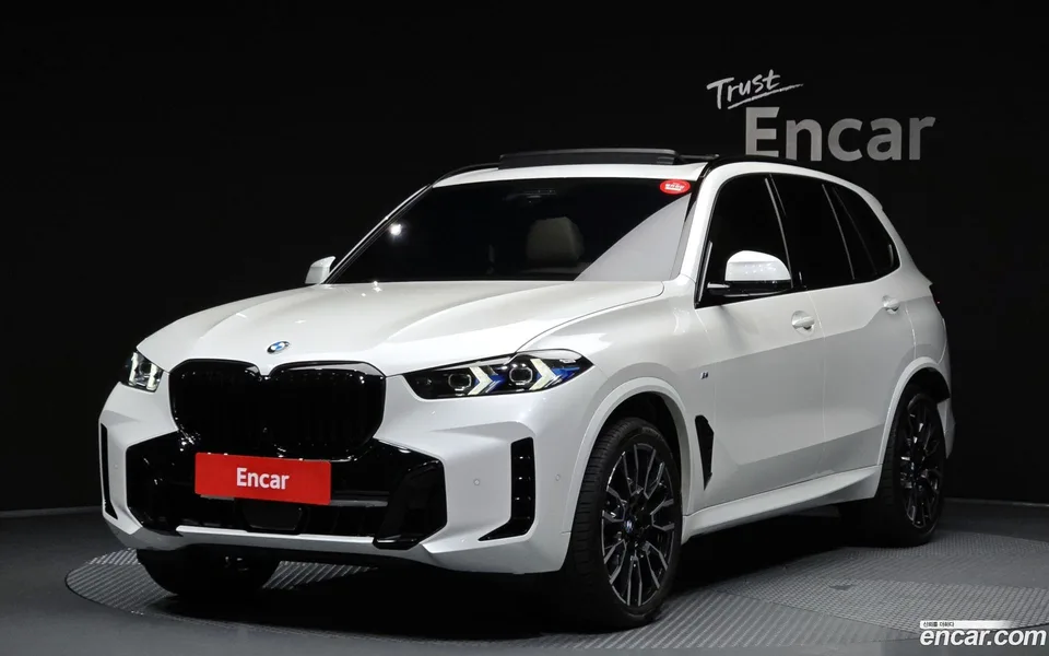 BMW X5 xDrive 40i M 2025 — фото 1, купить с доставкой в Москву