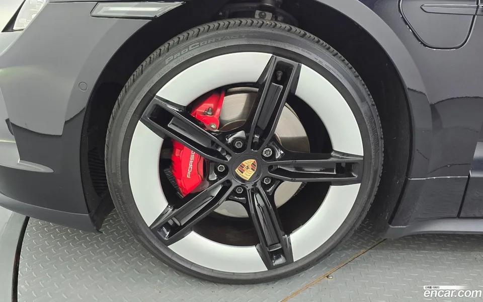 Porsche Taycan 4S 2024 — thumbnail 5