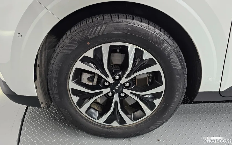 Kia Carnival 9 2022 — thumbnail 2