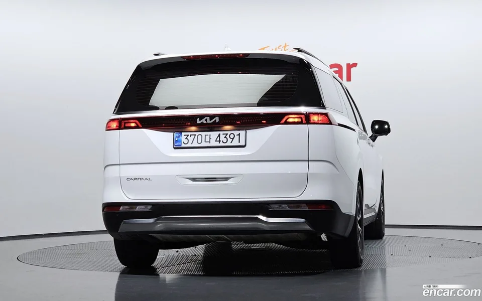 Kia Carnival 9 2022 — thumbnail 4