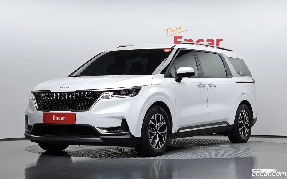 Kia Carnival 9 2022 — photo 1, buy with delivery to Moscow