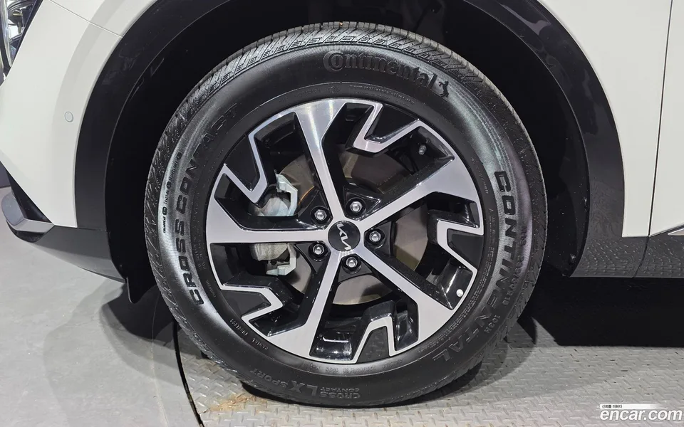 Kia Sportage Hybrid 2WD 2024 — thumbnail 2