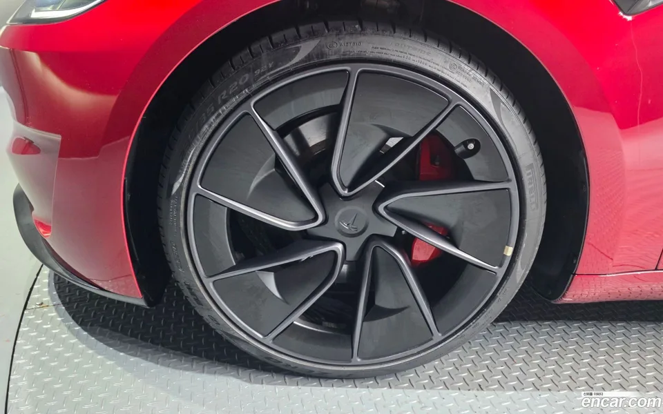 Tesla Model 3 AWD 2024 — thumbnail 2