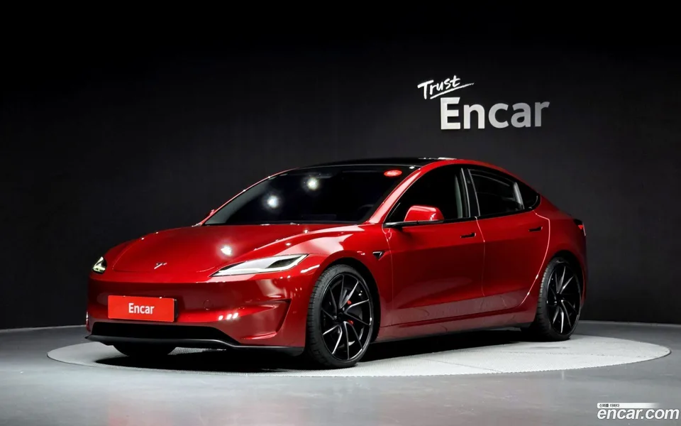Tesla Model 3 AWD 2024 — photo 1, buy with delivery to Moscow
