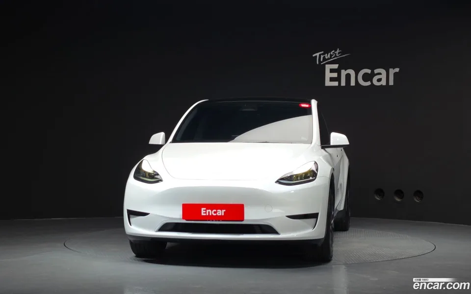 Tesla Model Y RWD 2024 — thumbnail 3