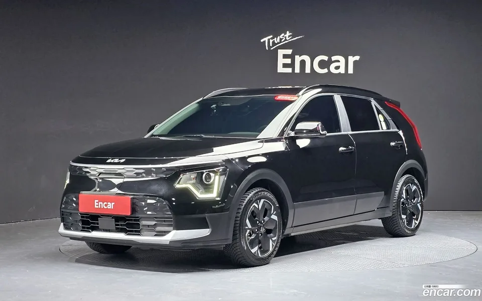 Kia Niro EV 2023 — photo 1, buy with delivery to Moscow