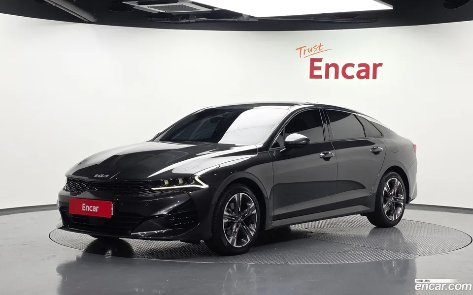 Kia K5 2.0 2023 — photo 1, buy with delivery to Moscow