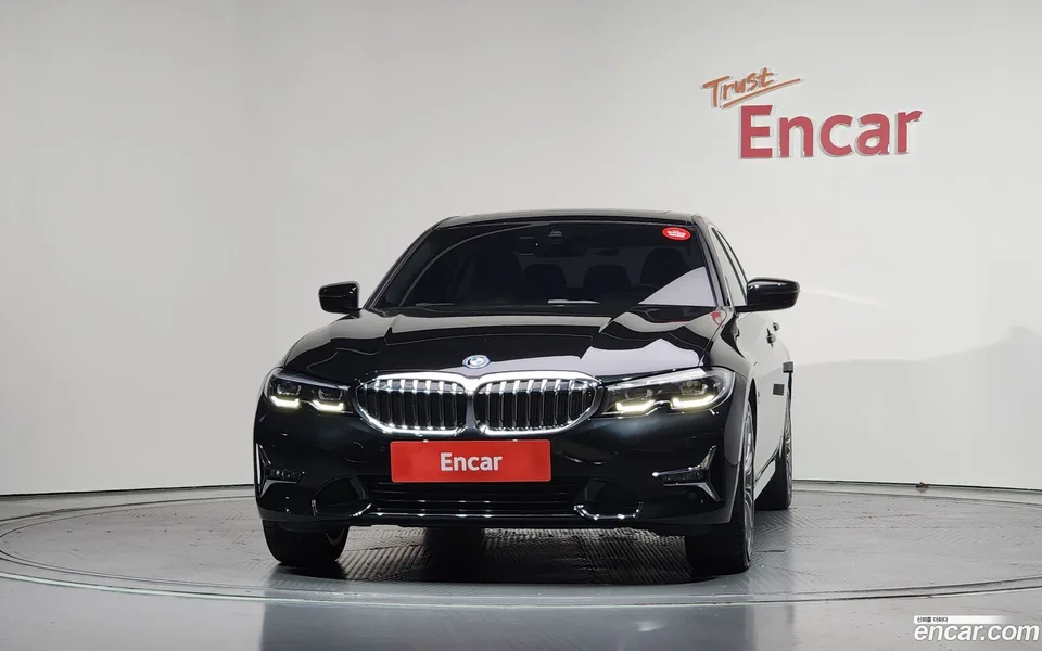 BMW 3 Series 320e 2022 — thumbnail 3