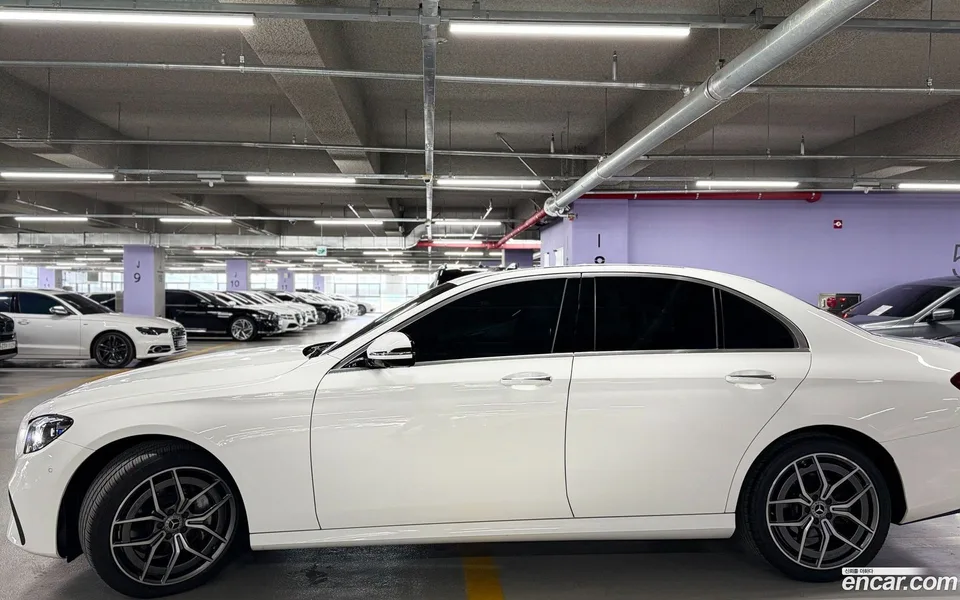 Mercedes-Benz E-Class E220d 4MATIC AMG Line 2022 — thumbnail 5