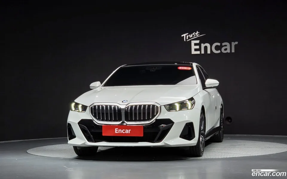 BMW 5 Series 520i M 2026 — thumbnail 3