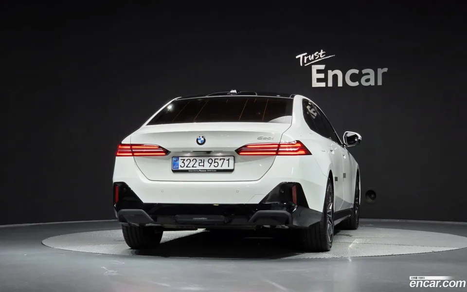 BMW 5 Series 520i M 2026 — thumbnail 4